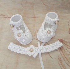 baby girl white booties and headband, flower headband baptism shoes knitted