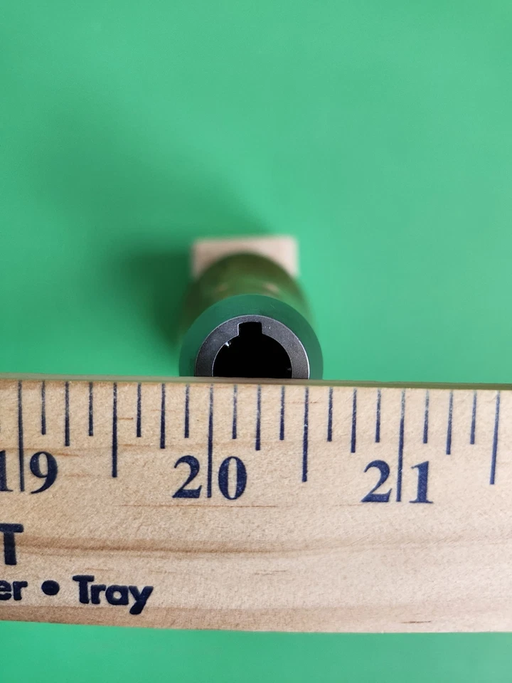 Perilla de cambio roscada de grano de madera de 5".  (Infinity i35 2003) Foto 3 de 4