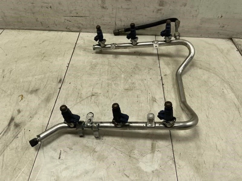 Chrysler Crossfire Limited 2006 carril inyector de combustible con inyectores OEM+ Foto 3 de 4