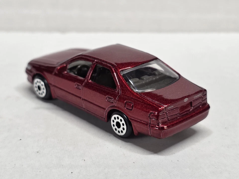 Motormax Nº 1/64 Toyota Camry 6015 Foto 3 de 4