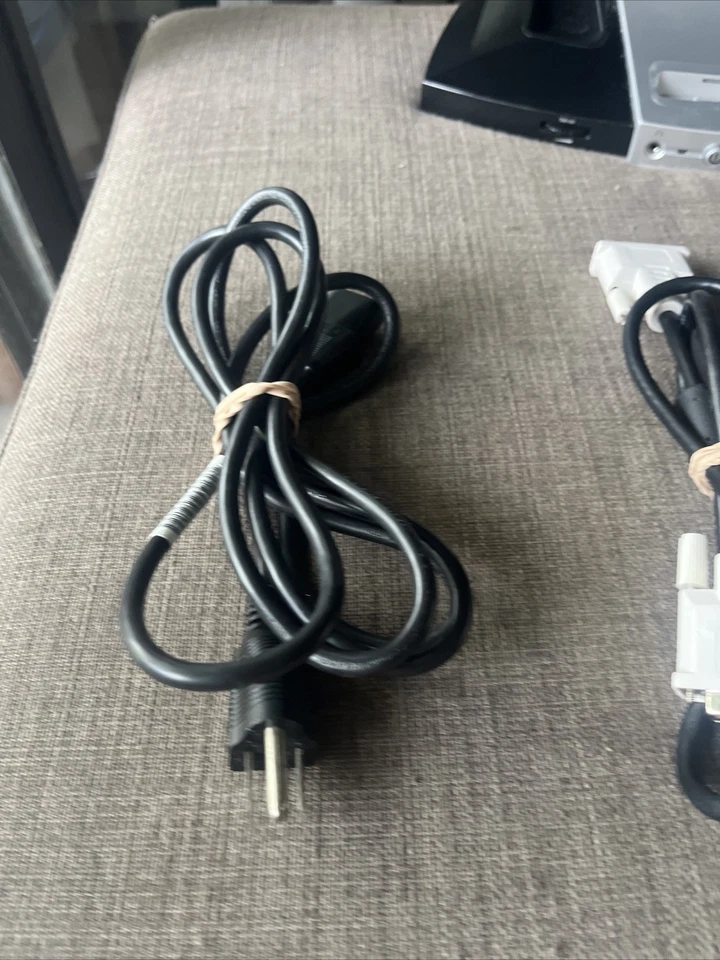 ViewSonic 22" LCD Monitor, VX1945wm, Speakers with Subwoofer  Port For iPod - Image 2 of 4