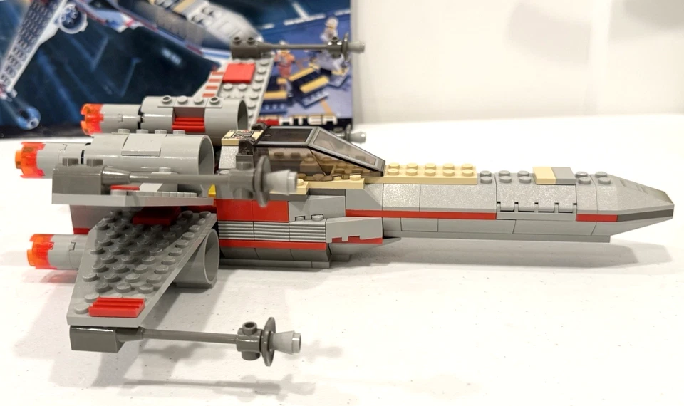 Lego Star Wars 7140 X-wing Fighter - complete with manual - Image 4 of 4