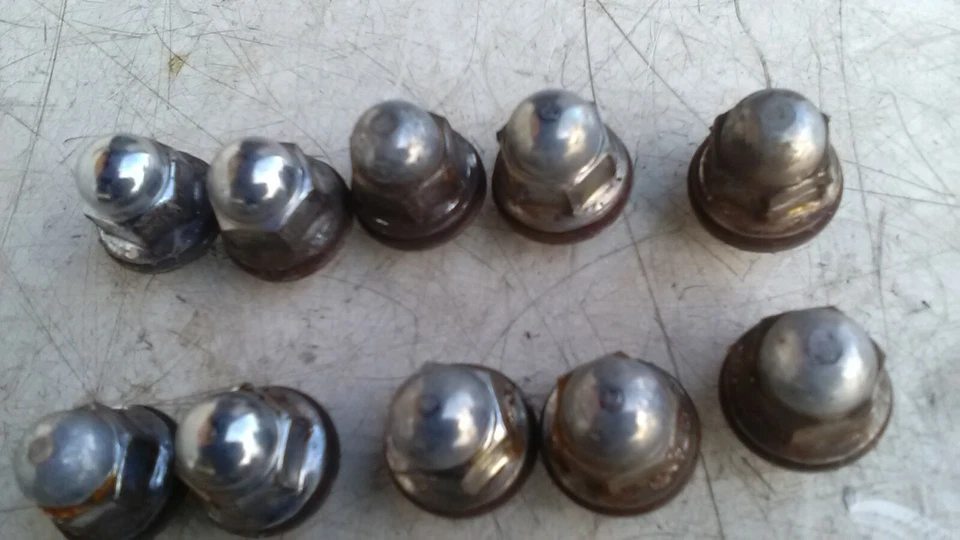 Juego de 18 pernos de tornillo de tuerca de rueda de aleación Mitsubishi Outlander MK2 2008 Foto 2 de 4