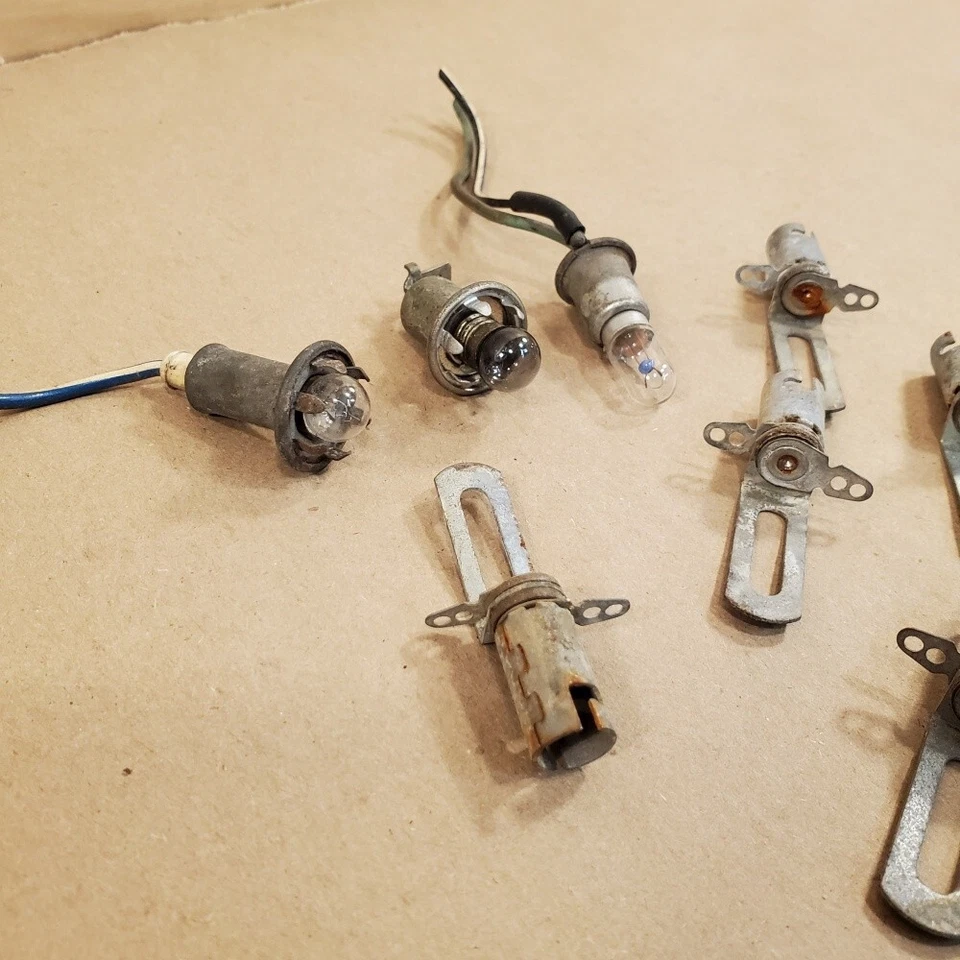 Jaguar XKE E-Type BOMBILLA DE TABLERO CARCASA LÁMPARA DE CABLEADO paquete OEM Foto 3 de 4