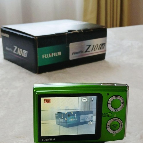 FUJIFILM FinePix Z10fd Green Digital Camera 7.2MP 3x Optical Zoom From Japan - Picture 4 of 18
