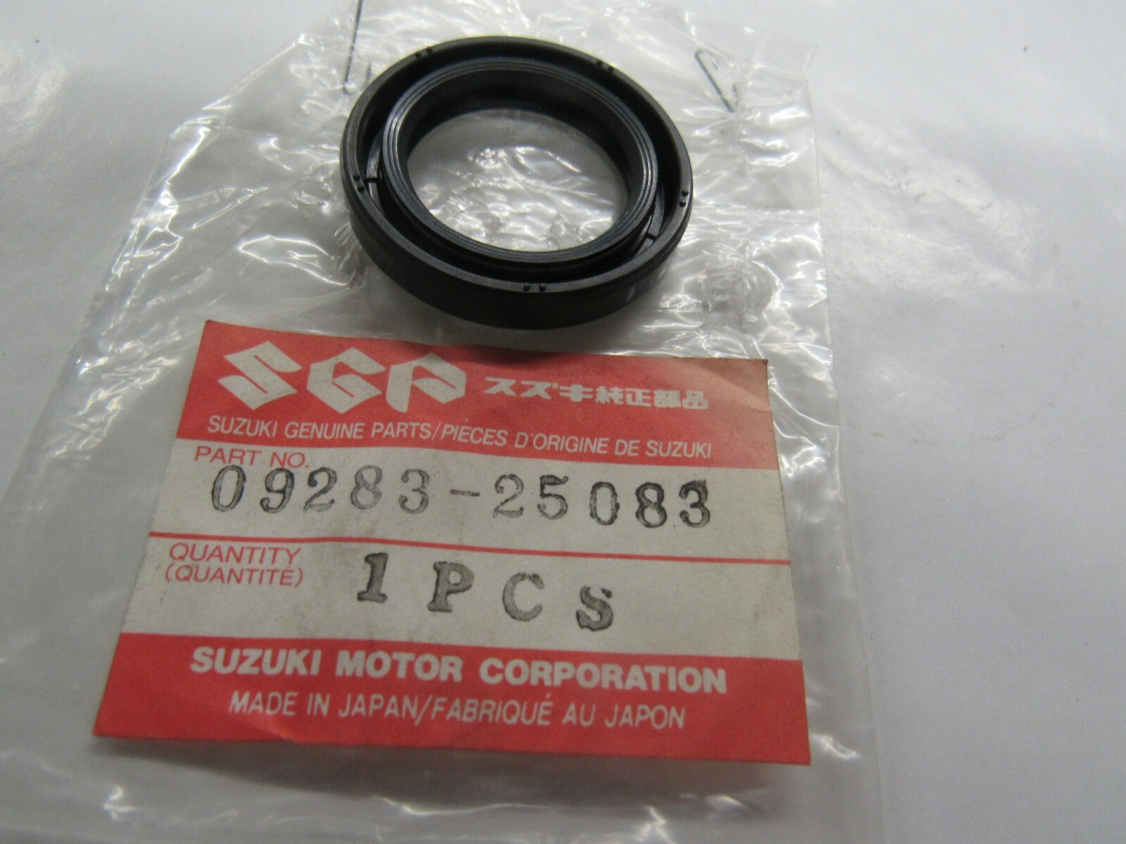 NOS OEM Suzuki RM250 RMX250 RM125 DRZ400 Oil Seal 25X37X6 0928325083