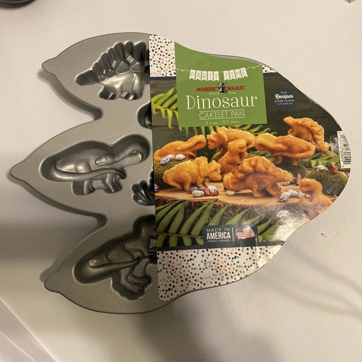 Nordic Ware Party Time Dinosaur Cakelet Baking Pan Heavy Aluminum