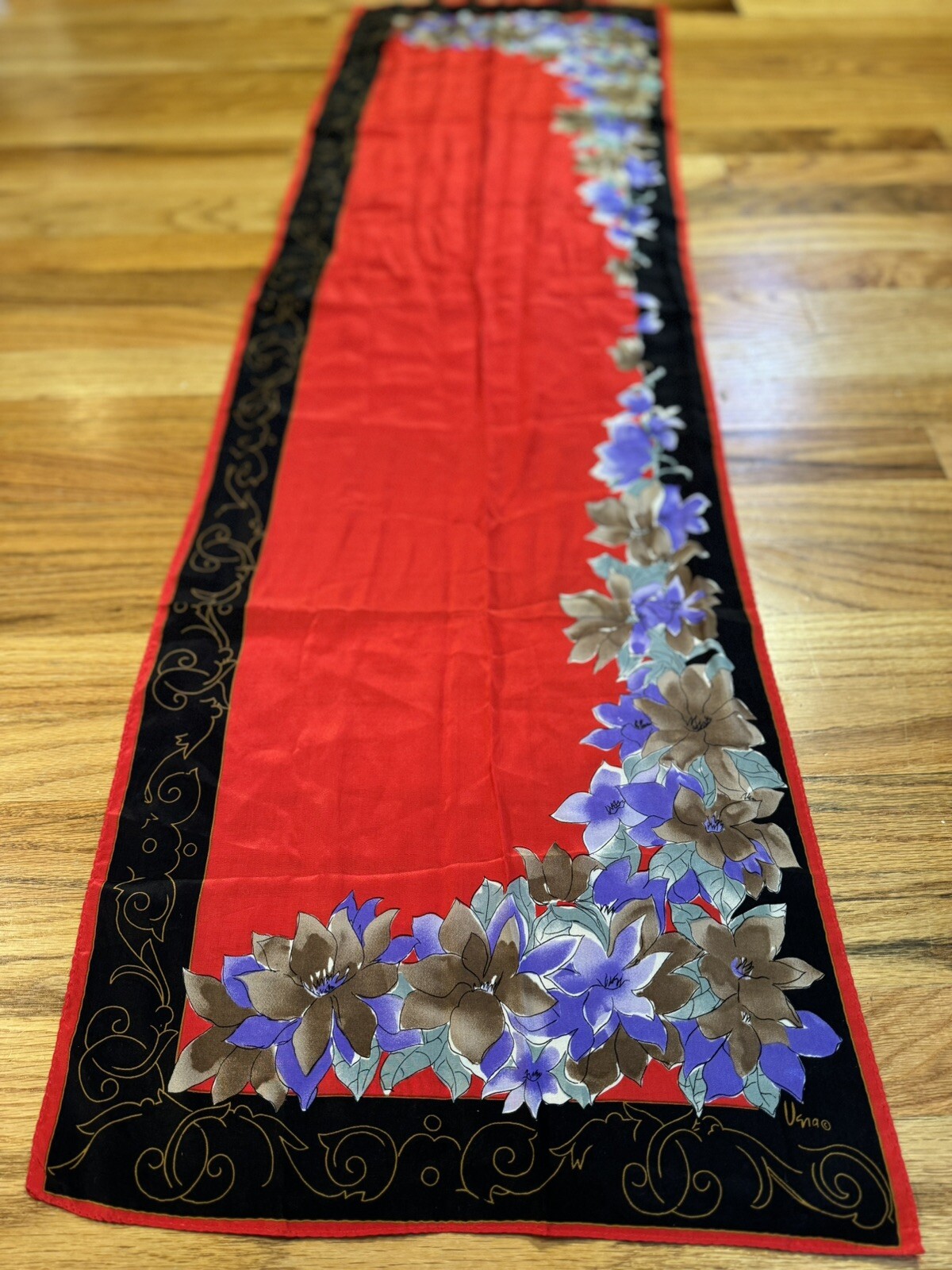 как выглядит Vera VTG Silk Floral Design In Red Purple And Red фото