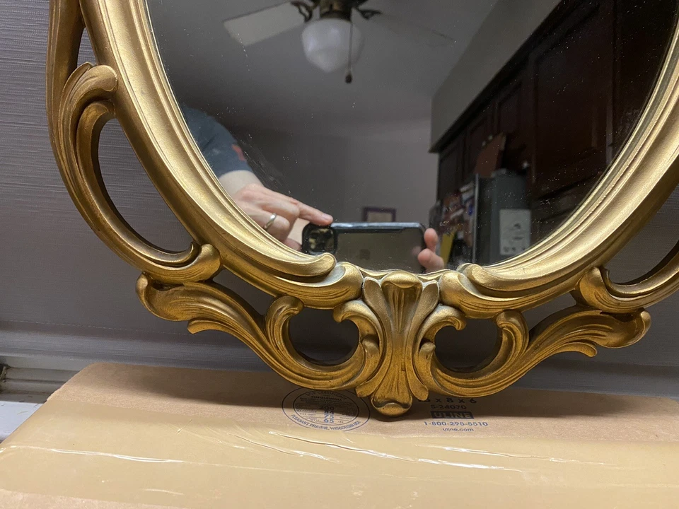 Espejo tallado Syroco vintage (adornado Hollywood Regency) con marco ovalado “27 x 19” Foto 3 de 4