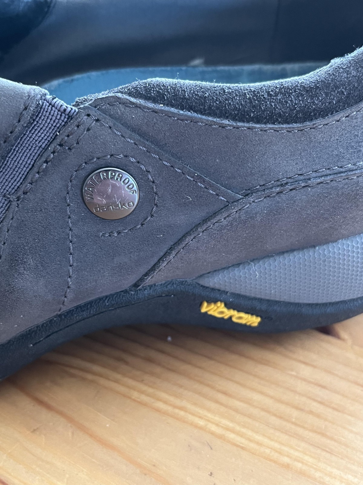 SAOLA Scarpe Dansko donna taglia 37 nere impermeabili slip on pelle suola vibram comode