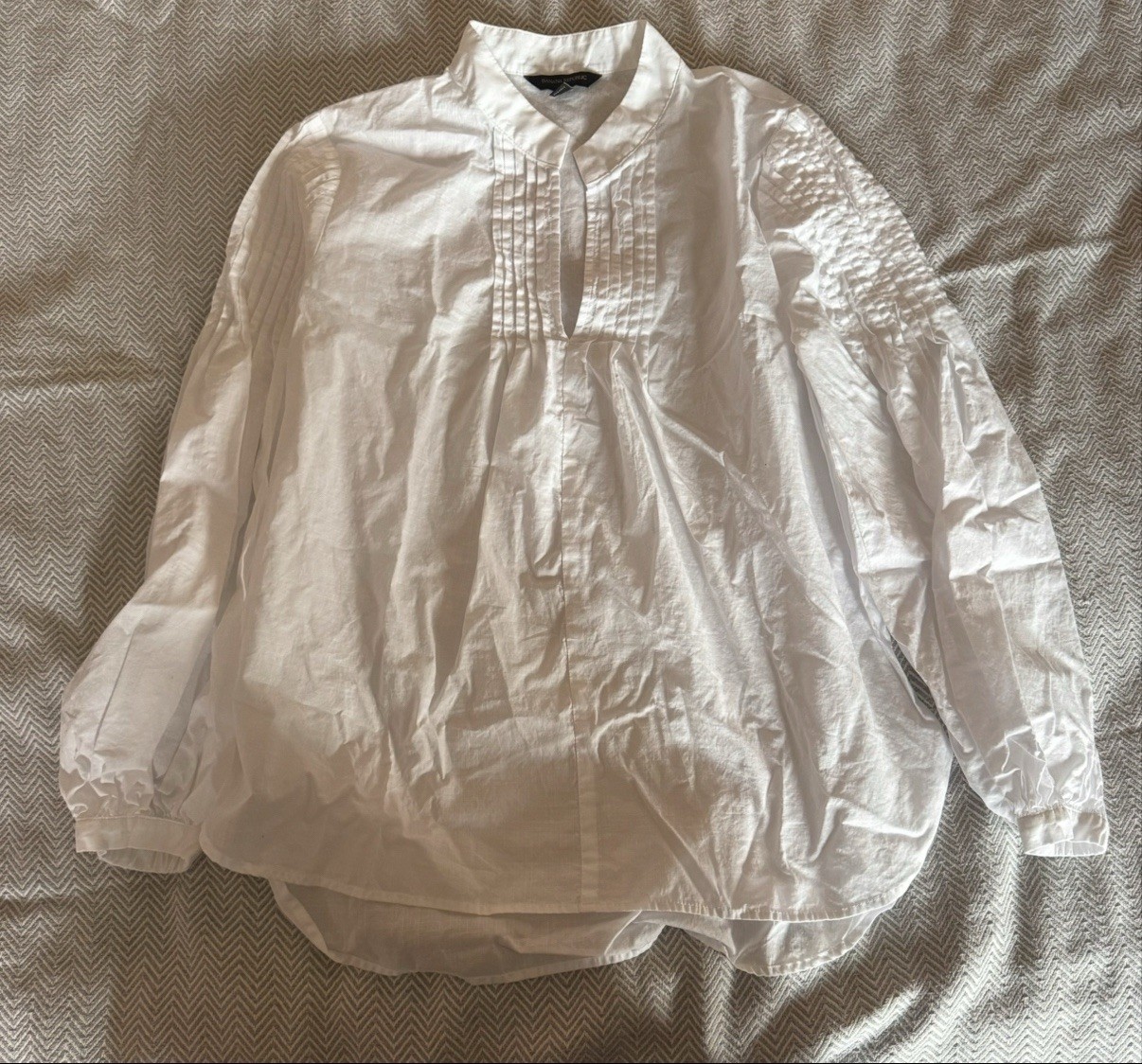 2 Set Piece Banana Republic Girlfriend Chino Pants Size 4, white blouse size M image 3