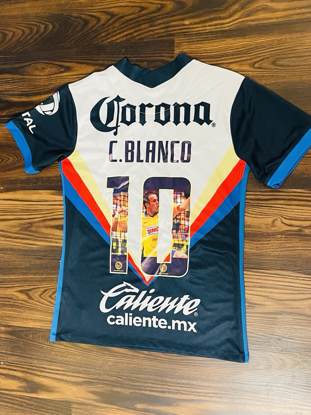 Club America Futbol Jersey C Blanco #10 w/ Photo Men’s Small
