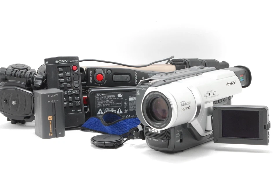 Rare! [MINT] SONY DCR-TRV225 Digital 8 Digital Video Camera Camcorder From JAPAN - Image 3 of 4