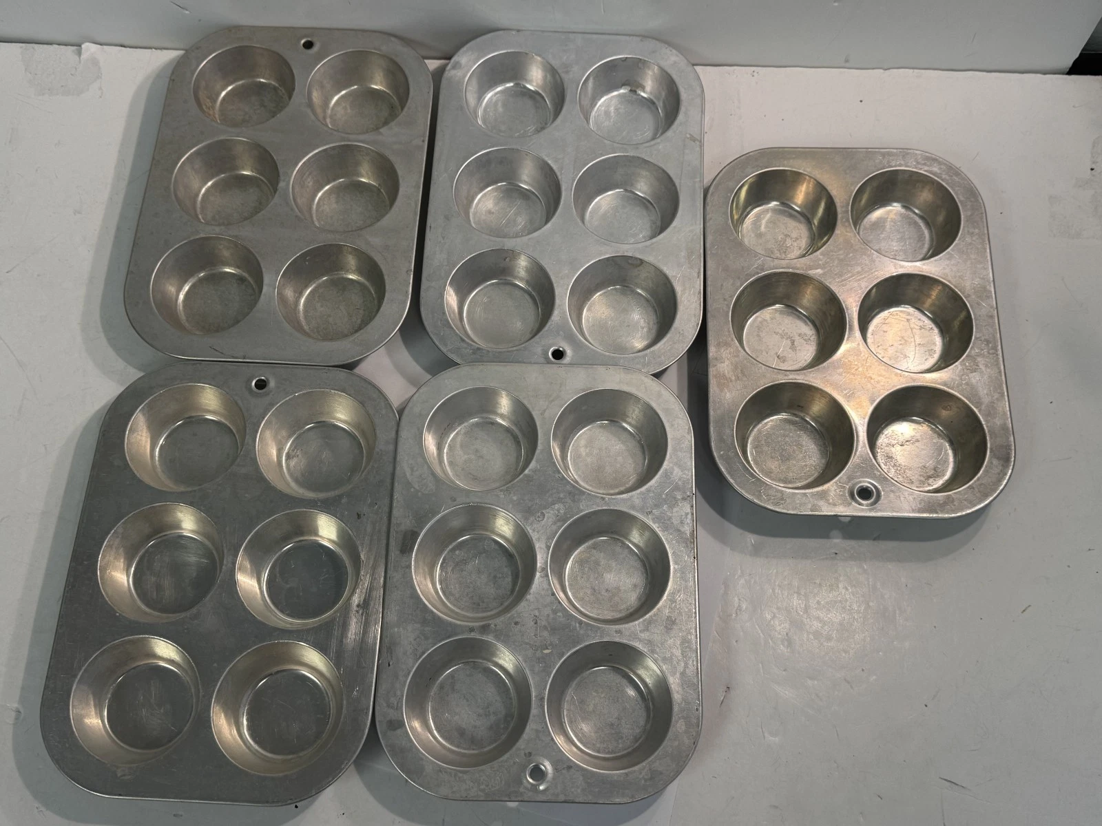 x5 Vintage Stainless Steel Muffin & Cupcake Pans (6) 2.5"W Trays 9.75"x7"
Opens in a new window or t
