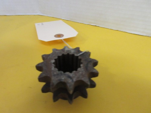 vintage Ski-doo 12 teeth double chaincase sprocket #504002800 - Picture 3 of 4