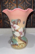 Fenton Burmese Connoisseur Trillium Vase GLOWS!! Signed by 11 Fentons #628/1750
