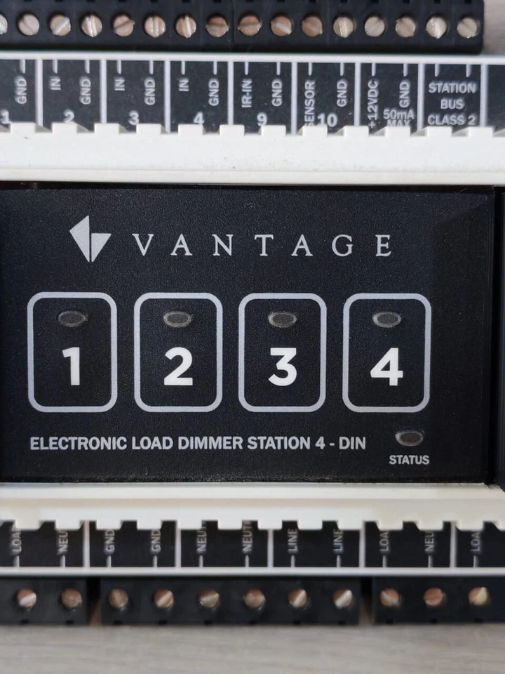 VANTAGE CONTROLS ELDS4-DIN ELECTRONIC LOAD DIMMER STATION 4-DIN - W/ FILTHY BOX - Image 3 of 4