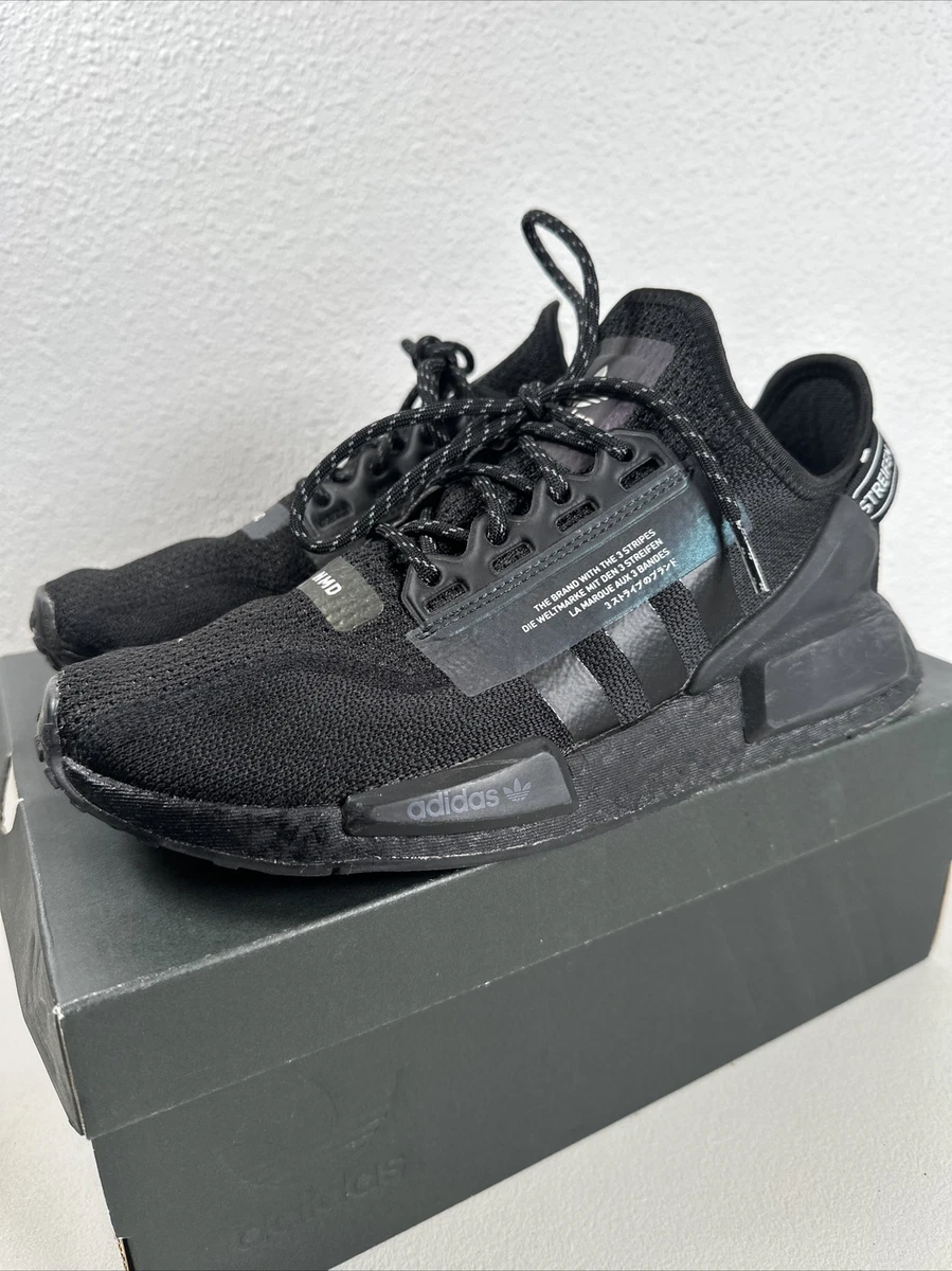 nmd r1 v2 triple black