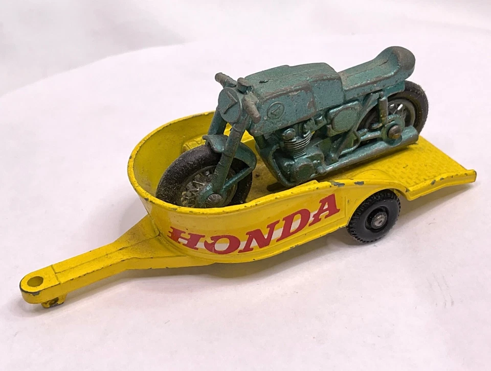 MATCHBOX SUPERFAST  38 A HONDA MOTORCYCLE AND TRAILER - Image 3 of 4