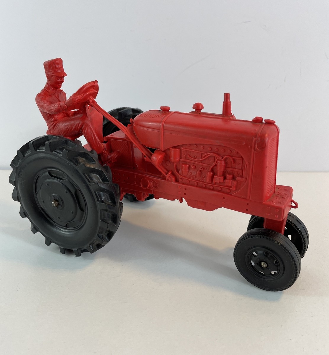 Vintage toy tractor-1950's Auburn Rubber 572-with farmer driver-7