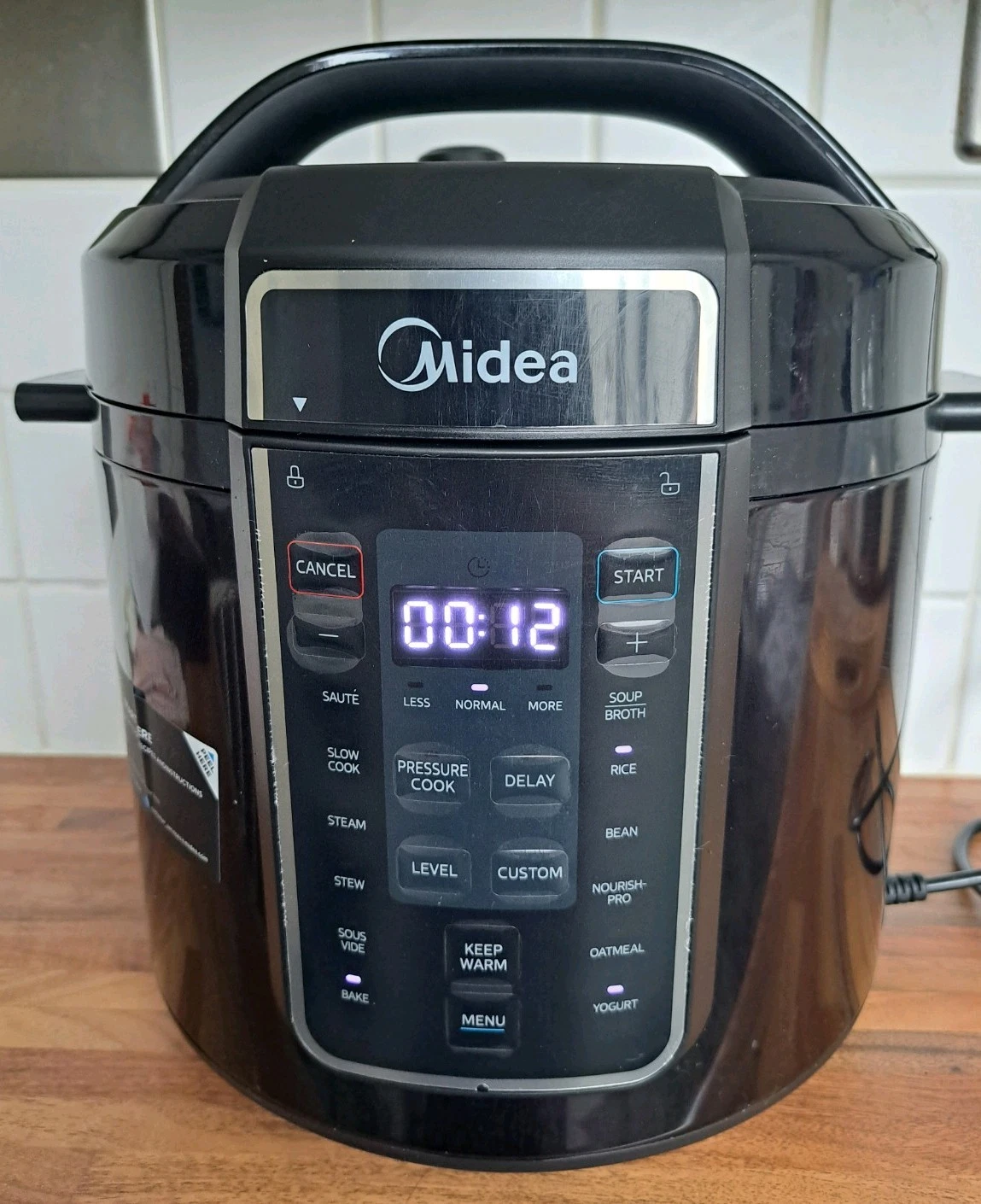 Pressure Cooker Midea Pressure Cooker with 12 Presets and 5.7L|Digital Diplay