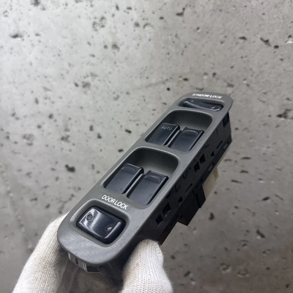 SUZUKI GRAND VITARA POWER WINDOW MASTER SWITCH MOLDURA CINZA 1999-2006 - Imagem 2 de 4