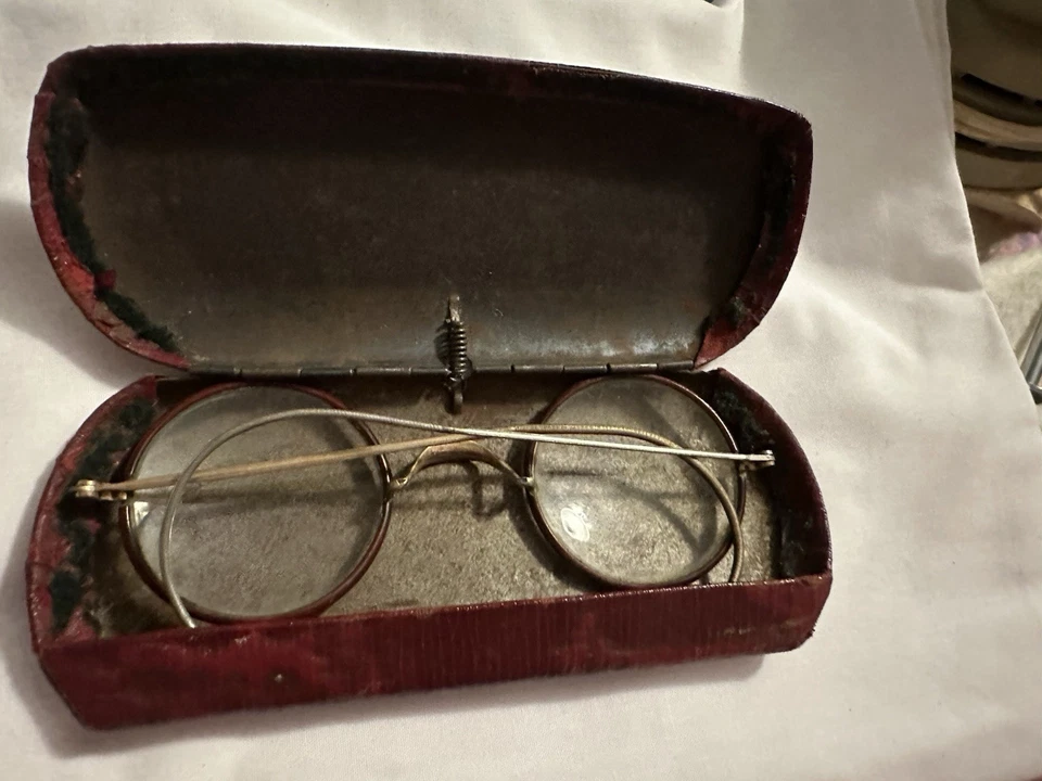 vasos antiguos con borde de alambre Foto 2 de 4