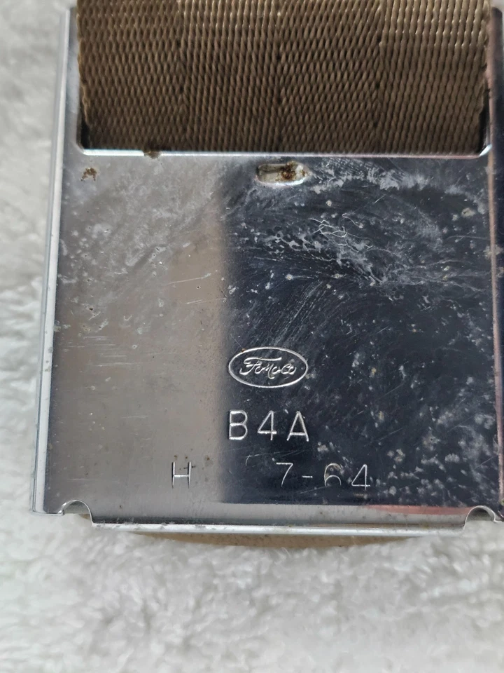 Par de cinturones de seguridad delanteros retráctiles Ford Thunderbird FoMoCo 1964-65 bronceados y con cable OEM Foto 4 de 4