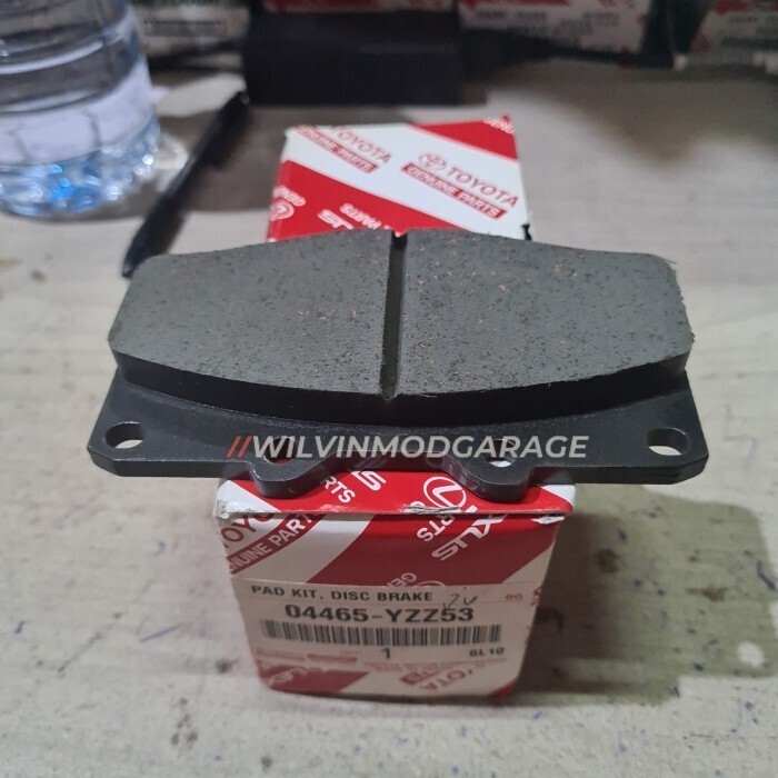 Genuine Front Brake Pads 1990-1998 Toyota Land Cruiser 80 04465