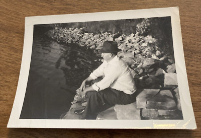 1940s Man Fashion Fedora Hat Fishing Recreation Original Snapshot Photo P8r7