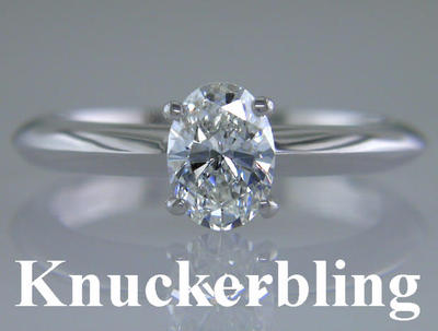 Diamant Solitär Ring ovale Form 0,70ct zertifiziert H VS2 VG 18kt Weißgold