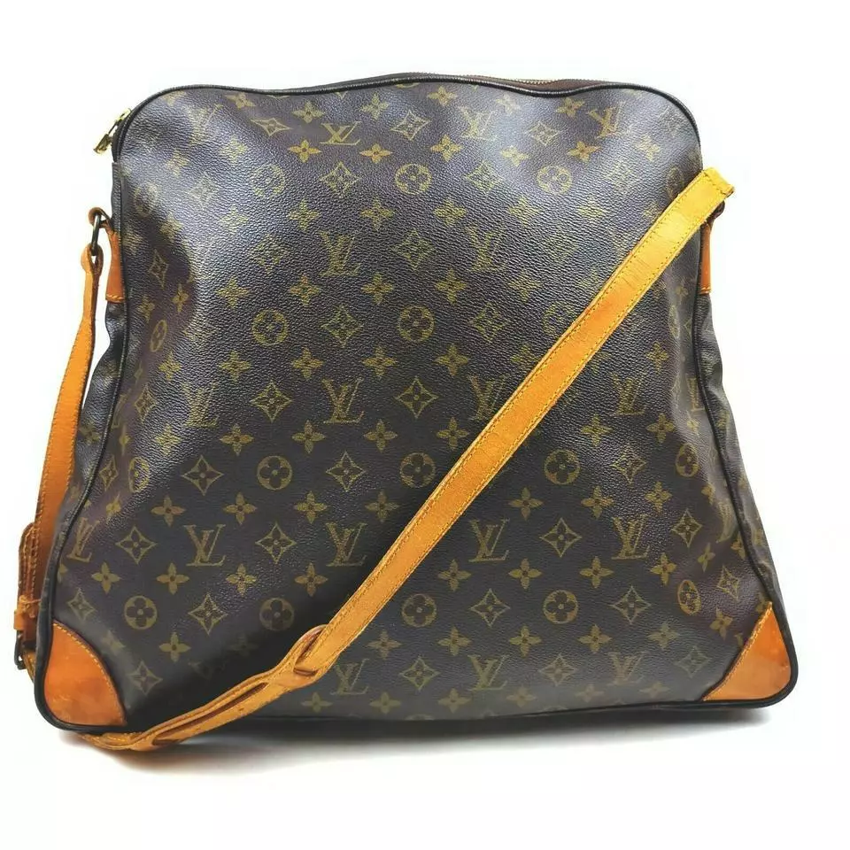 large louis vuitton bag with zipper