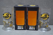 2x Brooklyn Brewery One Pint 20oz Beer Glass Colour Logo In Gift Box NEW CE M23