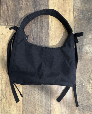 SANDY LIANG × BAGGU MINI BOW BAG バッグ Baggu x Sandy Liang Mini Bow Bag Candy Apple in Nylon with Black