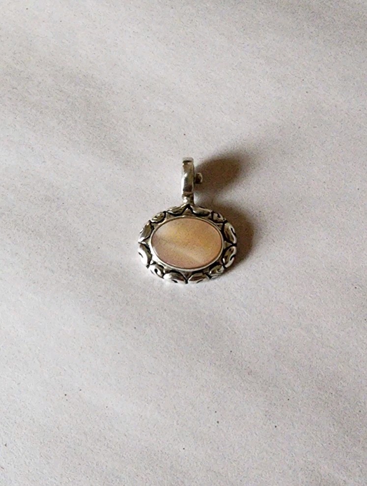 Joseph Esposito ESPO Sterling Silver Pink Mother-Of-Pearl Oval Snap Pendant