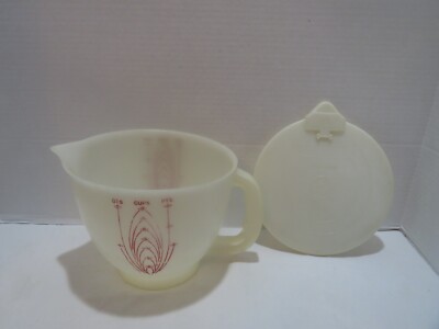 VTG TUPPERWARE MIX N STOR CONAINER W/LID 8 CUP