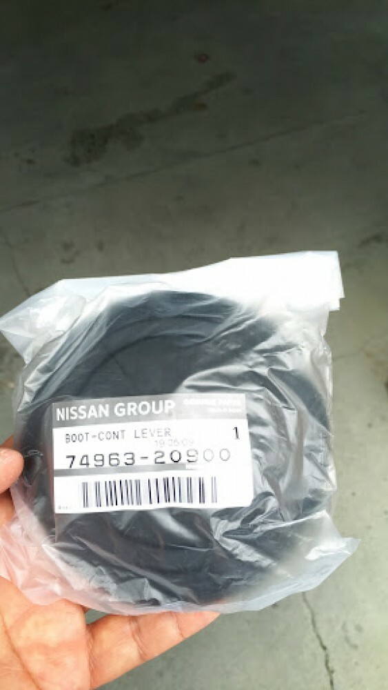 Nissan Genuine OEM B110 1200 Gear Shift Lever Rubber Boot Cover