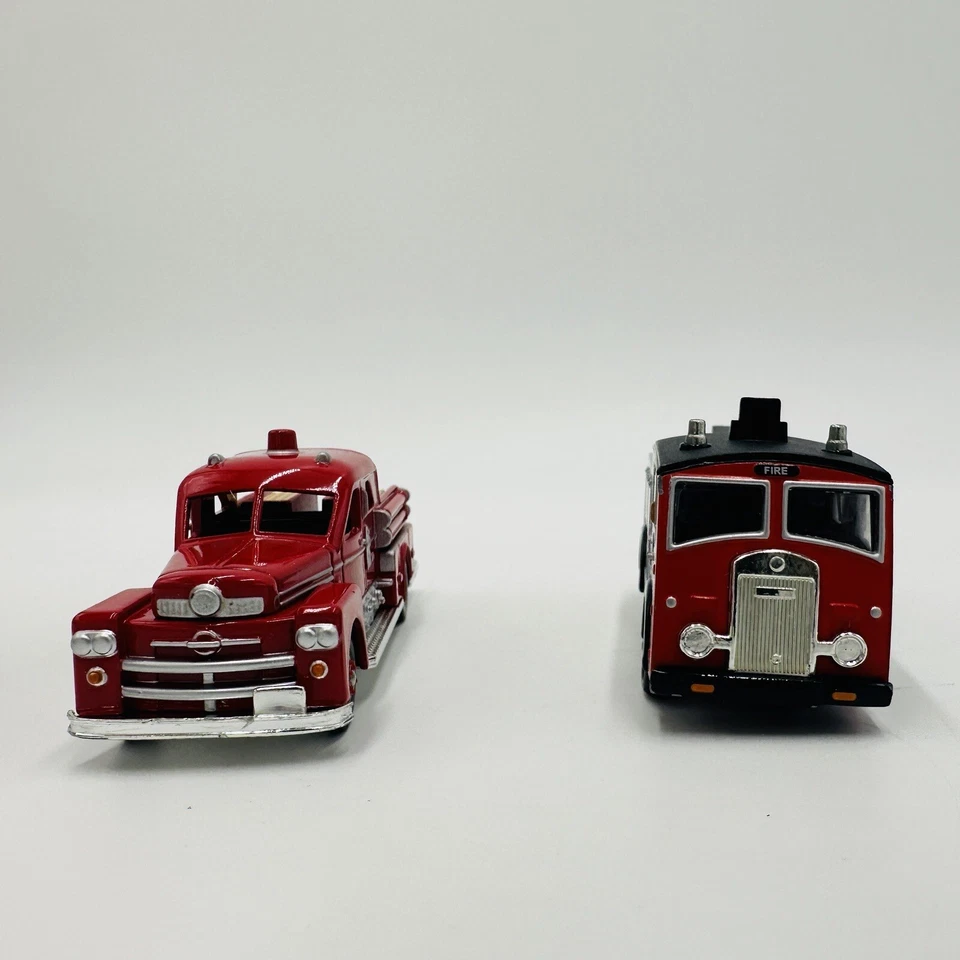 Crogi Classics Fire Trucks Diecast Seagrave & Dennis F8 Fire Engine 3.5in - Image 4 of 4
