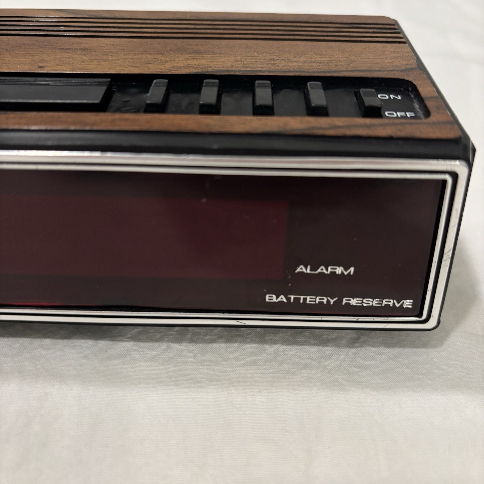 Spartus 1108 Alarm Clock Red Digital Tested Working Battery Backup - NotIncluded