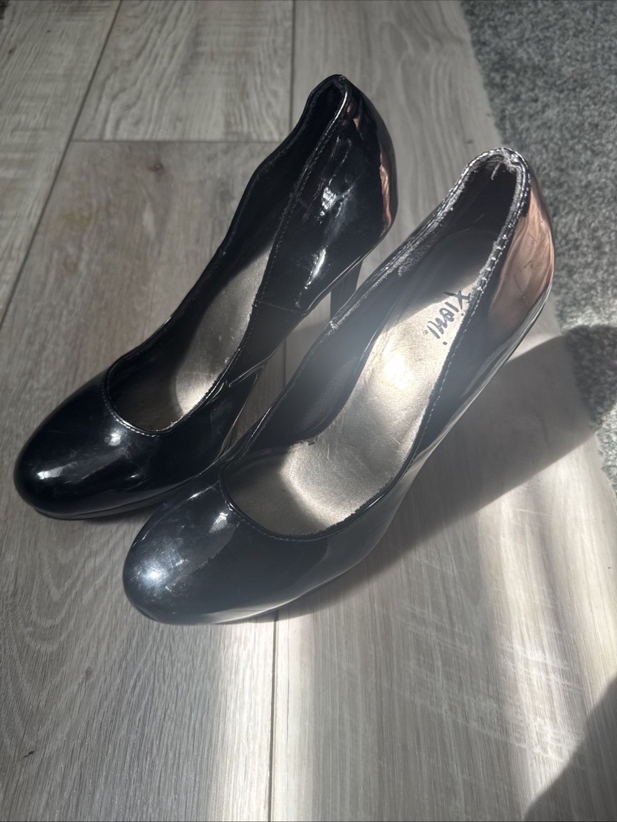 Fioni Black Faux Patent Pumps High Heel  Shoes Stiletto 68642-04 Sz 7