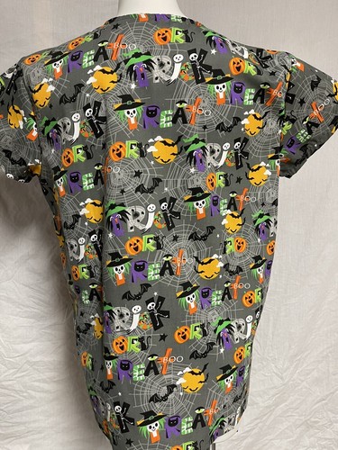 Cassandra O Ghosts Pumpkins Bats Cats Halloween Nurse Scrub Top Grey Med - Picture 4 of 6