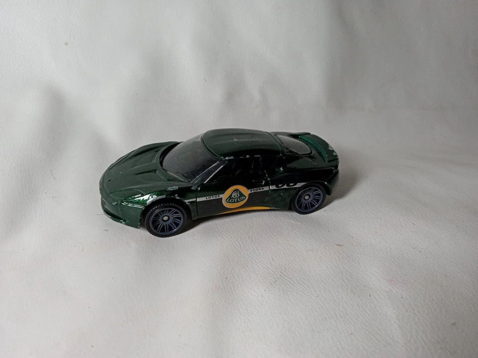 Matchbox 2008 LOTUS MB75 Toy Car 1:60 - Pre-Owned - Image 3 of 4