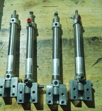 4 x cylinder sprężonego powietrza - pneumatyczny