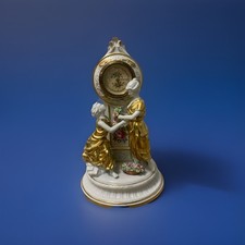 Orologio da tavolo in porcellana Capodimonte In stile rocaille. Napoli 1920/1930