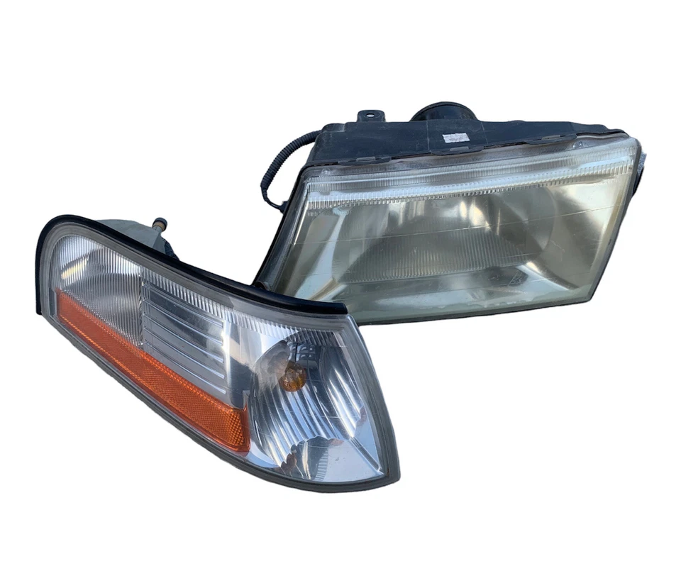 Juego de faros delanteros Mercury Grand Marquis 2003 ambos lados usados Foto 3 de 4