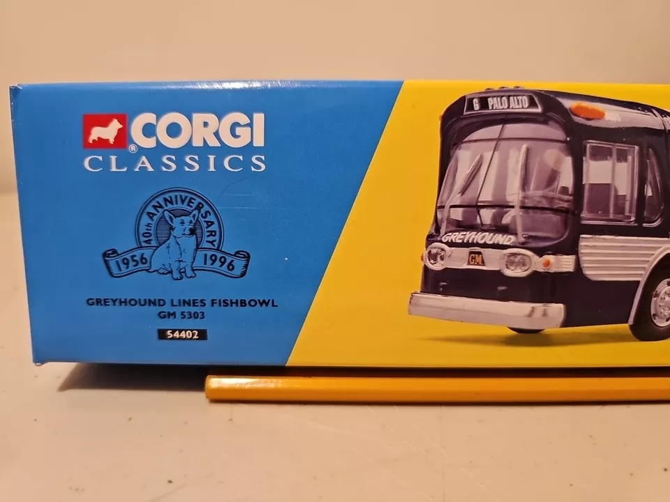 Corgi Classics #54402 Greyhound Lines Fishbowl GM 5303 1:50 Diecast NIB - Image 2 of 4