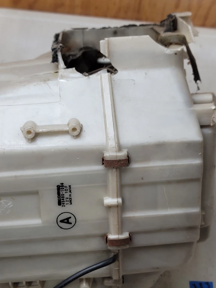 1986-1988 Toyota MK3 Supra A/C Cooler Unit Assembly 88510-14410 - Image 2 of 4