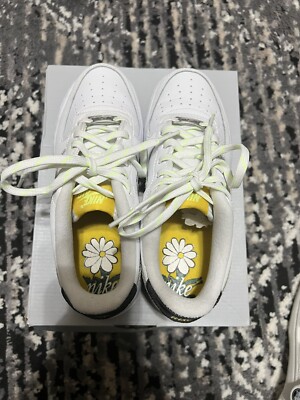 Lightly Used NIKE AIR FORCE 1 (GS) \