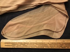 Vintage Stocking Hosiery Pair vintage Seam nylon Nude Size 9 Shoe RHT