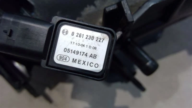 Dodge Charger 2011-2023 colector de admisión superior con cuerpo de acelerador 5184693ae Foto 3 de 4